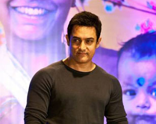 Aamir beats SRK, Salman Khan, adopts quirky strategy for ‘Talaash’